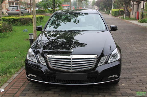 奔驰E260 900元-天